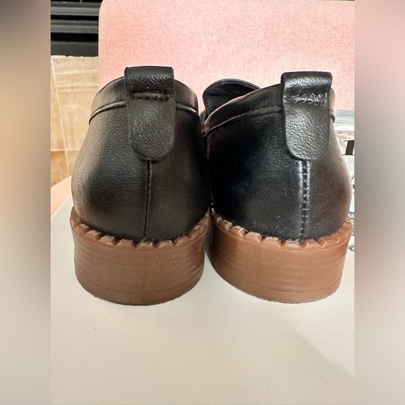 B2 Grayson Women Oxfords from Browns - Picture 3 of 9